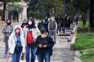 Θεσσαλονίκη: Παραδόθηκαν τα φύλλα πορείας στους ιδιώτες γιατρούς που επιτάχθηκαν - εικόνα 2