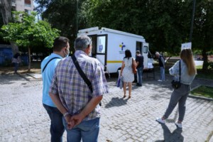 Εμβόλια: Ανοίγουν πάνω από 400.000 νέα ραντεβού με Pfizer, Moderna και Johnson & Johnson