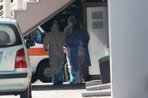 Κορονοϊός: Σε επταήμερη καραντίνα ο οίκος ευγηρίας στο Ασβεστοχώρι - Στο νοσοκομείο τα 36 κρούσματα - εικόνα 2