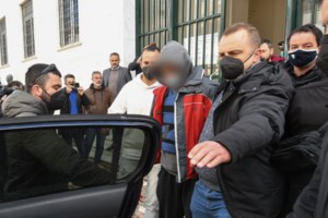 Ανδραβίδα: Απολογείται ο δράστης του τετραπλού φονικού - "Δεν θέλω να θυμάμαι", λέει για τους φόνους των παιδιών