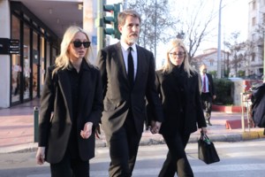 Τατόι: "Κωνσταντίνος Β' Βασιλεύς των Ελλήνων - Ολυμπιονίκης" η επιγραφή στον τάφο του Κωνσταντίνου [εικόνες, βίντεο] - εικόνα 2