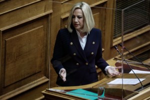 Κόντρα στη Βουλή: Ο Μητσοτάκης κάλεσε τη Γεννηματά να μην γίνει... Τσίπρας - εικόνα 3