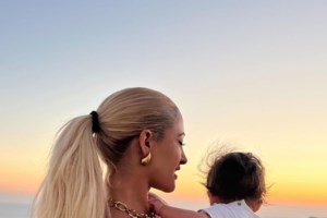 "Να μην σώσει και έρθει": Έξαλλη η Ιωάννα Τούνη με τη διαρροή για τη βάφτιση του γιου της [βίντεο]