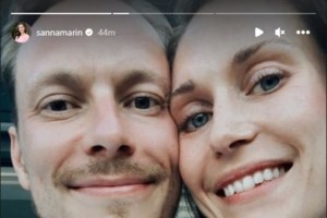 Άλλος άνθρωπος η Σάνα Μαρίν - Από τα ταγιέρ της πρωθυπουργίας στις διάφανειες σε μουσικό φεστιβάλ [εικόνες]