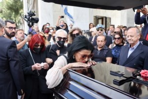 Σταμάτης Κόκοτας: Στο πλευρό του η σύζυγος και η ανιψιά του - Τα νεότερα για την υγεία του