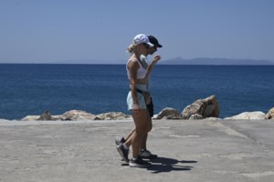 Καιρός: Καύσωνας διαρκείας με θερμοκρασίες άνω των 40 βαθμών - Πολύ υψηλός ο κίνδυνος πυρκαγιάς σήμερα στην Αττική