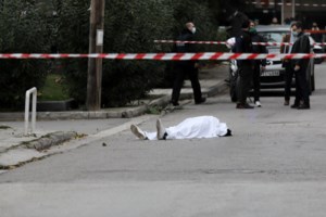 Αντίπαρος: Τραγωδία με τρεις νεκρούς που έπεσαν με ΙΧ στη θάλασσα - Σήμερα η ιατροδικαστική εξέταση