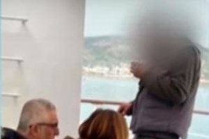 Στάθης Παναγιωτόπουλος: Του γύρισαν την πλάτη στην Αλόννησο -Κλειστό το μαγαζί - Παρατημένο το αμάξι στο λιμάνι [βίντεο] - εικόνα 2