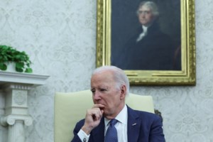 Νέα γκάφα από Μπάιντεν: Προσφώνησε "πρόεδρο" τον Βρετανό πρωθυπουργό Σούνακ - εικόνα 2