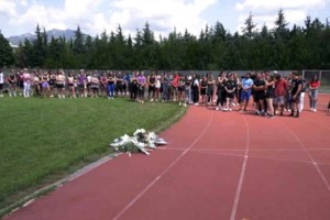 Κηδεία 22χρονης αθλήτριας: Συντετριμμένοι οι γονείς - Ανείπωτη θλίψη για το κορίτσι που πέθανε από ανακοπή καρδιάς - εικόνα 3