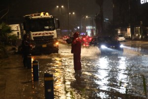 Τραγωδία στην Άνω Γλυφάδα: Σε αυτό το σημείο βρήκε τον θάνατο η 55χρονη - Νέες εικόνες από τη βιβλική καταστροφή - εικόνα 2