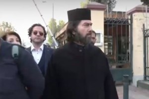 Κιβωτός του Κόσμου: Ολα ξεκίνησαν από την κλοπή στο Βόλο, λέει ο πατέρας Αντώνιος - Πού ζει σήμερα