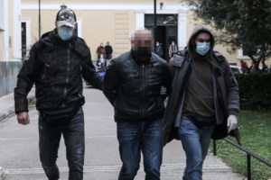 Δολοφονία στη Γλυφάδα: "Λυπάμαι που δεν το έκανα νωρίτερα" - Αμετανόητος ο 51χρονος που προφυλακίστηκε