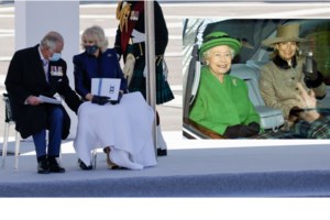 Έλενα Ακρίτα: Συγκινήθηκε (αλήθεια) με τον Κάρολο που φρόντιζε την Καμίλα στην παρέλαση - "Πόσο τρυφερή σκηνή"