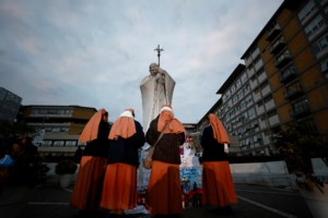 Ρώμη: Εκτός κινδύνου ο πάπας - Θετική η πρόβλεψη των γιατρών για την εξέλιξη της υγείας του