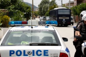 Ηράκλειο: Πρόεδρος ομάδας έπεσε από τον δεύτερο όροφο ενώ έφτιαχνε την τέντα - Νοσηλεύεται σε ΜΕΘ