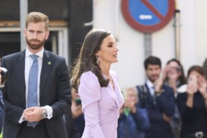 Βασίλισσα Λετίσια: Με εκπληκτικό φόρεμα Carolina Herrera σε μια εμφάνιση που δεν την έχουμε συνηθίσει - Η μεταποίηση που έκανε - εικόνα 11