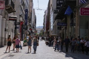 Κορονοϊός: Νέα έξαρση κρουσμάτων από τον Σεπτέμβριο – "Εξαιρετικά απίθανο να πάρουμε τώρα μέτρα"