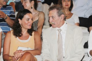 Όλγα Κεφαλογιάννη: Το γαλάζιο look της στην παρέλαση - Το κοστούμι, η ασορτί τσάντα και τα άνετα μποτάκια της - εικόνα 7