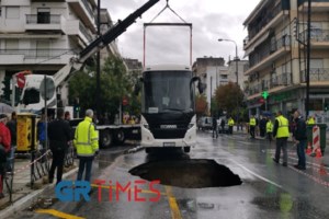 Θεσσαλονίκη: 13χρονη παρασύρθηκε από ΙΧ στη Σίνδο