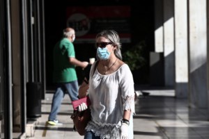 Κορονοϊός: 23.748 νέα κρούσματα σήμερα, 44 θάνατοι, 354 διασωληνωμένοι