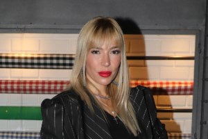 Η απρόσμενη αλλαγή... σταδιοδρομίας του Λάκη Γαβαλά: Ανακοίνωσε πως θα σχεδιάζει ταφόπλακες