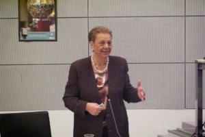 Το "ντου" του Ρουβίκωνα στο ιατρείο της Γιαμαρέλλου - Για τις δηλώσεις σχετικά με τον κορονοϊό [βίντεο]