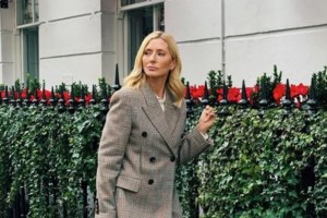 Παύλος Ντε Γκρες: Πρώτο τραπέζι πίστα στο κέντρο όπου τραγουδάνε Νατάσα Θεοδωρίδου και Σάκης Ρουβάς [βίντεο]