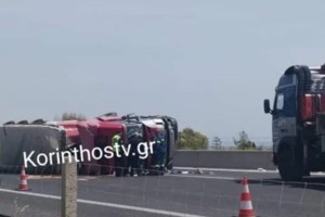 Ανατροπή νταλίκας: Αποκαταστάθηκε η κυκλοφορία στην Αθηνών-Κορίνθου [εικόνες] - εικόνα 3