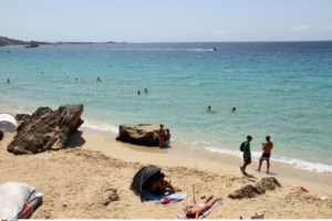 Καιρός: Ατελείωτη ζέστη με 38άρια και μελτέμια 7 μποφόρ - Η πρόγνωση μέχρι τον Δεκαπενταύγουστο