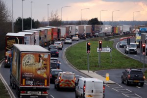 Αυστηρά μέτρα για τους ταξιδιώτες από τη Βρετανία - 41.346 νέα κρούσματα και 1.295 θάνατοι