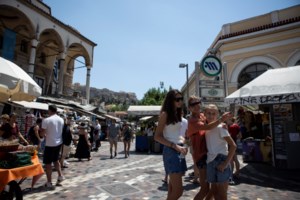 Τσακρής: Πιθανό να δούμε μεγαλύτερους αριθμούς κρουσμάτων τις επόμενες εβδομάδες - Πιο παθογόνος ο ιός σε ανεμβολίαστους