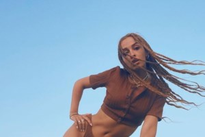 Ελένη Φουρέιρα: Ποζάρει μαζί με τις όμορφες αδελφές της - Με τα μαγιό τους και χωρίς μακιγιάζ [Εικόνες] - εικόνα 5