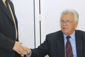 ΠΑΣΟΚ-ΚΙΝΑΛ: H NΔ στην επέτειο ανάληψης της εξουσίας, καταργεί το 5νθήμερο