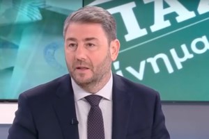 Νίκος Ανδρουλάκης: Το γεύμα σε ψαροταβέρνα του Π. Φαλήρου με δημοσιογράφους και τον Νίκο Αναστόπουλο [εικόνες] - εικόνα 2