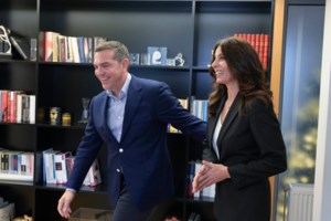 Η Πόπη Τσαπανίδου εξηγεί γιατί αναλαμβάνει εκπρόσωπος Τύπου του ΣΥΡΙΖΑ: "Με τον Αλέξη Τσίπρα θα τα καταφέρουμε" - εικόνα 2