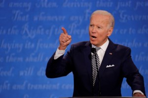 Θύελλα αντιδράσεων για τον Τραμπ που έβγαλε τη μάσκα μετά το εξιτήριο - Γρίφος η πραγματική κατάσταση της υγείας του - εικόνα 13