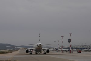 Μυτιλήνη: Ντοκουμέντο από τη στιγμή εκκένωσης του αεροσκάφους της Olympic Air [βίντεο]