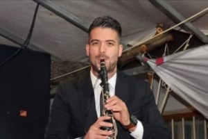 Άρης Μουγκοπέτρος: "Περίμενα να μου ζητήσει μια συγγνώμη, δεν τον ξαναείδα" είπε για τον άνδρα που του έδωσε την κροτίδα [βίντεο] - εικόνα 2