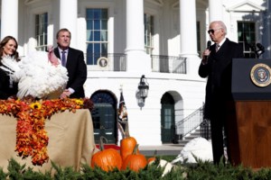 Πρώτη επίσημη επίσκεψη Μακρόν στις ΗΠΑ επί Μπάιντεν: Εμπορικές σχέσεις και πόλεμος στην Ουκρανία με ήχους... τζαζ - εικόνα 2