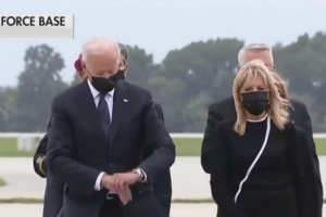 ΗΠΑ - Τυφώνας "Άιντα": Η συγκλονιστική στιγμή που ξηλώνεται στέγη νοσοκομείου - Σκηνές χάους στη Νέα Ορλεάνη [Βίντεο]