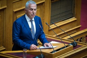 ΠΑΣΟΚ: Εκφράζουν τον πρωθυπουργό οι συνεχείς επιθέσεις των εκπροσώπων του κατά της Δικαιοσύνης;