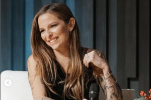 Εριέττα Κούρκουλου Λάτση - Βύρωνας Βασιλειάδης: Οικογενειακή εξόρμηση στη Μύκονο - Οι φωτογραφίες με τον κατάξανθο Νίκο - εικόνα 9