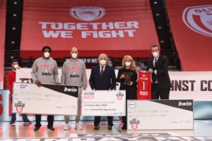 Ευσταθία Καμπισιούλη: Η πρώτη νοσηλεύτρια που έκανε το εμβόλιο - "Να εμβολιαστούμε για να γλιτώσουμε"