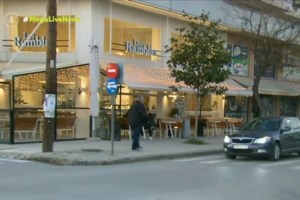 Θεσσαλονίκη: Τρένο συγκρούστηκε με ΙΧ αυτοκίνητο [Βίντεο]