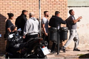 Μαρκόπουλο: Σε τραγική κατάσταση ο πατέρας του 5χρονου - "Υπάρχει βεντέτα με τα συμπεθέρια μου" είπε στους αστυνομικούς [βίντεο]