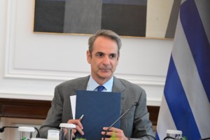 Politico: Ούτε η παραίτηση Μακρόν μπορεί να σώσει τη Γαλλία - Η μεγαλύτερη πολιτική αβεβαιότητα από τον Μάη του '68 - εικόνα 2