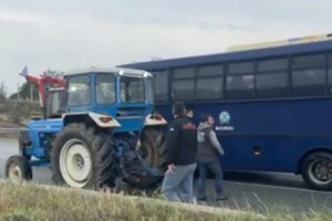 Αγροτικά μπλόκα: Κλειστή η εθνική σε Νίκαια και Μάλγαρα - Μπλόκο στο τελωνείο Νίκης