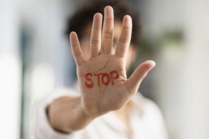 Ξεσπά η μητέρα του Βαγγέλη Γιακουμάκη για την έξαρση bullying- "Δικαστήκαμε σε ισόβιο πόνο"- Ένα στα τρία παιδιά θύμα - εικόνα 5