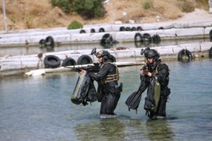 Ενισχύεται η αμυντική συνεργασία ΗΠΑ-Ελλάδας: Νέο νομοσχέδιο στη Γερουσία - Τι αναφέρει για F-35, Σούδα και Αν. Μεσόγειο - εικόνα 3